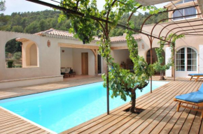 Mas climatise, piscine chauffee privee - parc regional naturel st baume